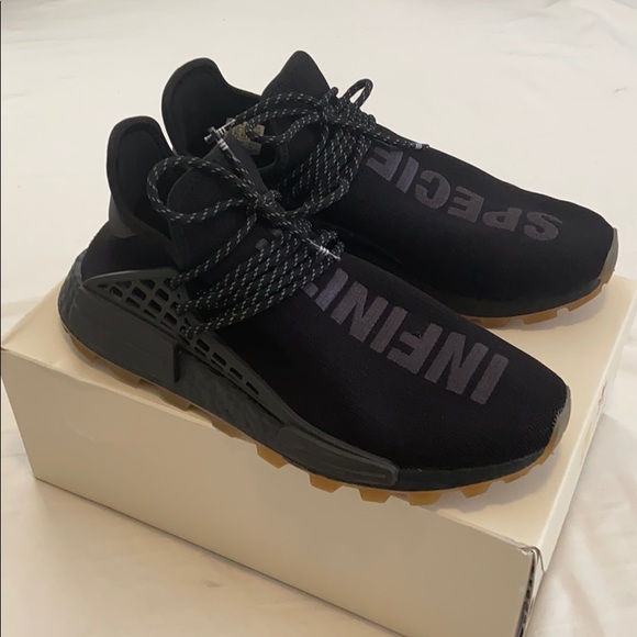 hu nmd black